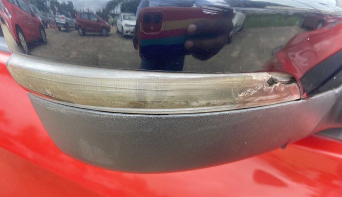 2020 Tata Tiago XZA PLUS DUAL TONE PETROL, Petrol, Automatic, 27,079 km, Right rear-view mirror - Indicator light has minor damage