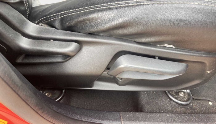2020 Tata Tiago XZA PLUS DUAL TONE PETROL, Petrol, Automatic, 27,079 km, Driver Side Adjustment Panel