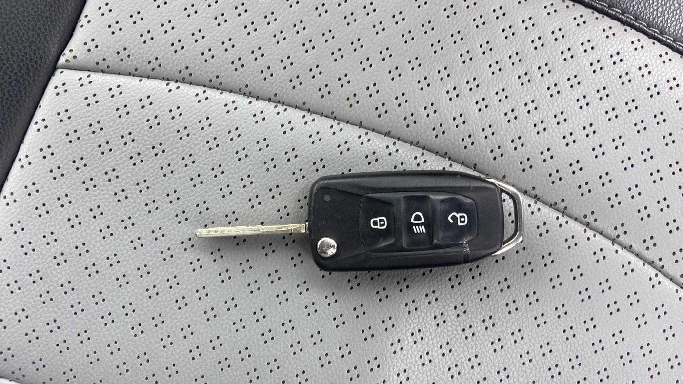2020 Tata Tiago XZA PLUS DUAL TONE PETROL, Petrol, Automatic, 27,079 km, Key Close Up