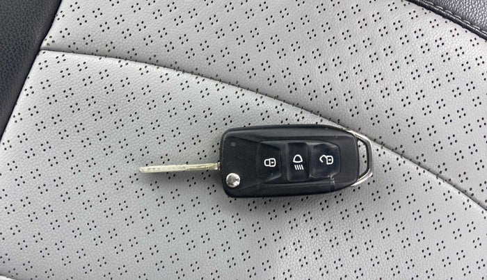 2020 Tata Tiago XZA PLUS DUAL TONE PETROL, Petrol, Automatic, 27,079 km, Key Close Up