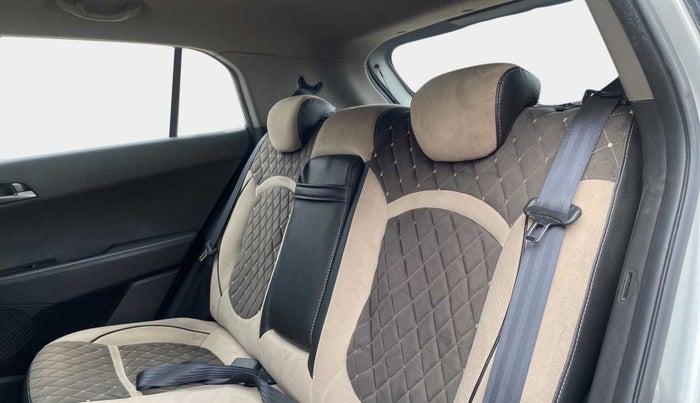 2016 Hyundai Creta SX PLUS 1.6 PETROL, Petrol, Manual, 60,647 km, Right Side Rear Door Cabin
