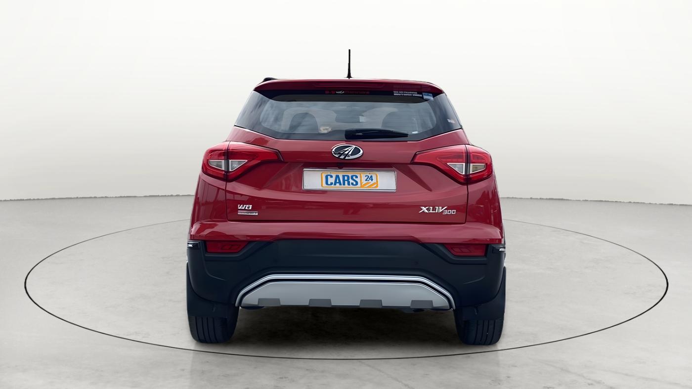 2022 Mahindra XUV300 W8 (O) 1.2 PETROL AMT, Petrol, Automatic, 21,506 km, Back/Rear