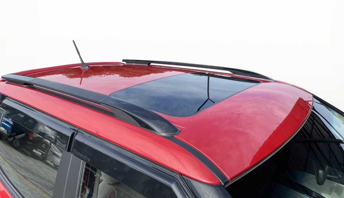 2022 Mahindra XUV300 W8 (O) 1.2 PETROL AMT, Petrol, Automatic, 21,506 km, Roof