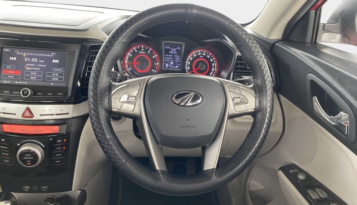 2022 Mahindra XUV300 W8 (O) 1.2 PETROL AMT, Petrol, Automatic, 21,506 km, Steering Wheel Close Up