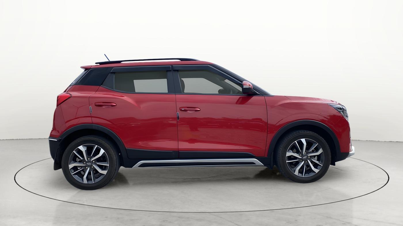 2022 Mahindra XUV300 W8 (O) 1.2 PETROL AMT, Petrol, Automatic, 21,506 km, Right Side View