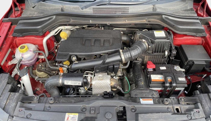 2022 Mahindra XUV300 W8 (O) 1.2 PETROL AMT, Petrol, Automatic, 21,506 km, Open Bonet