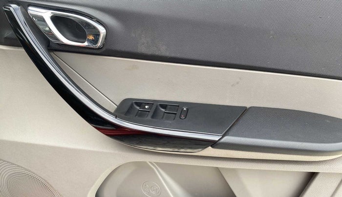 2018 Tata Tiago XZ PETROL, Petrol, Manual, 43,584 km, Driver Side Door Panels Control