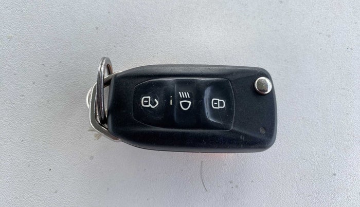 2018 Tata Tiago XZ PETROL, Petrol, Manual, 43,584 km, Key Close Up
