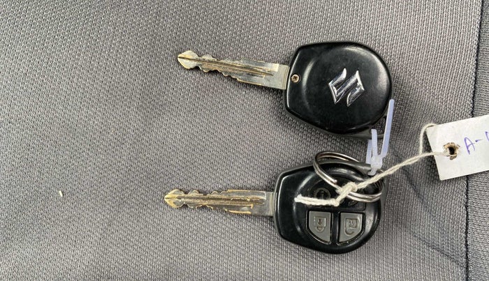 2016 Maruti Vitara Brezza VDI, Diesel, Manual, 43,223 km, Key Close Up