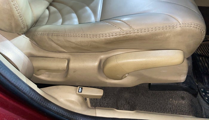 2012 Honda City 1.5L I-VTEC V MT SUNROOF, Petrol, Manual, 1,11,752 km, Driver Side Adjustment Panel