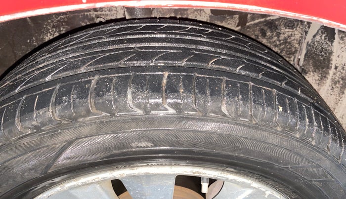 2012 Honda City 1.5L I-VTEC V MT SUNROOF, Petrol, Manual, 1,11,752 km, Right Front Tyre Tread