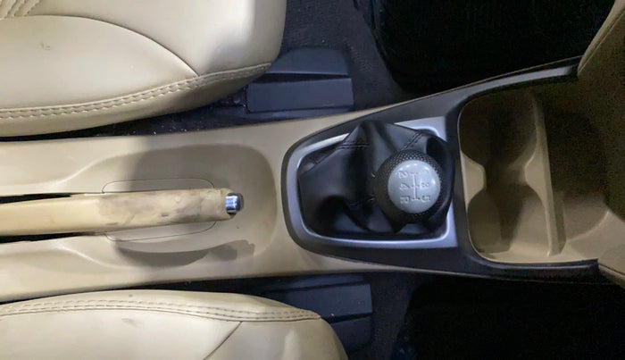 2012 Honda City 1.5L I-VTEC V MT SUNROOF, Petrol, Manual, 1,11,752 km, Gear Lever