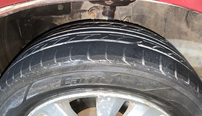 2012 Honda City 1.5L I-VTEC V MT SUNROOF, Petrol, Manual, 1,11,752 km, Left Front Tyre Tread