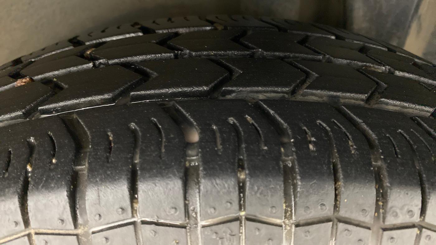 2010 Maruti Ritz VXI, Petrol, Manual, 79,984 km, Left Rear Tyre Tread