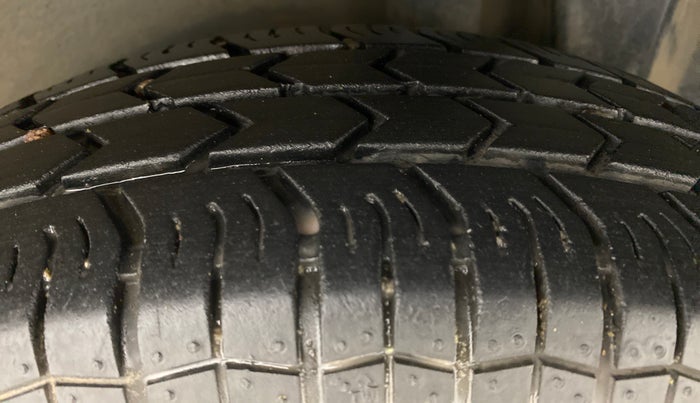 2010 Maruti Ritz VXI, Petrol, Manual, 79,984 km, Left Rear Tyre Tread