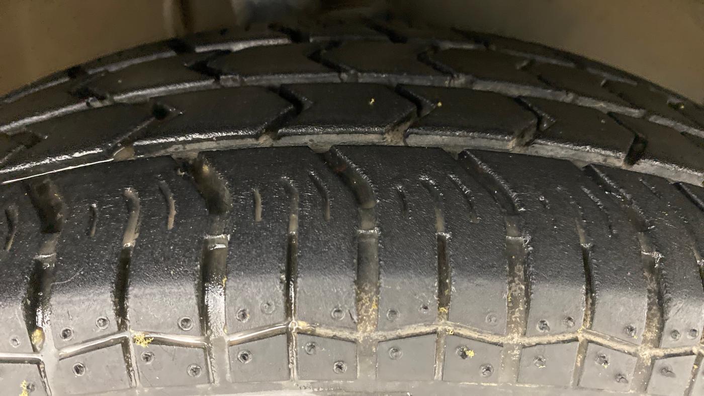 2010 Maruti Ritz VXI, Petrol, Manual, 79,984 km, Right Front Tyre Tread