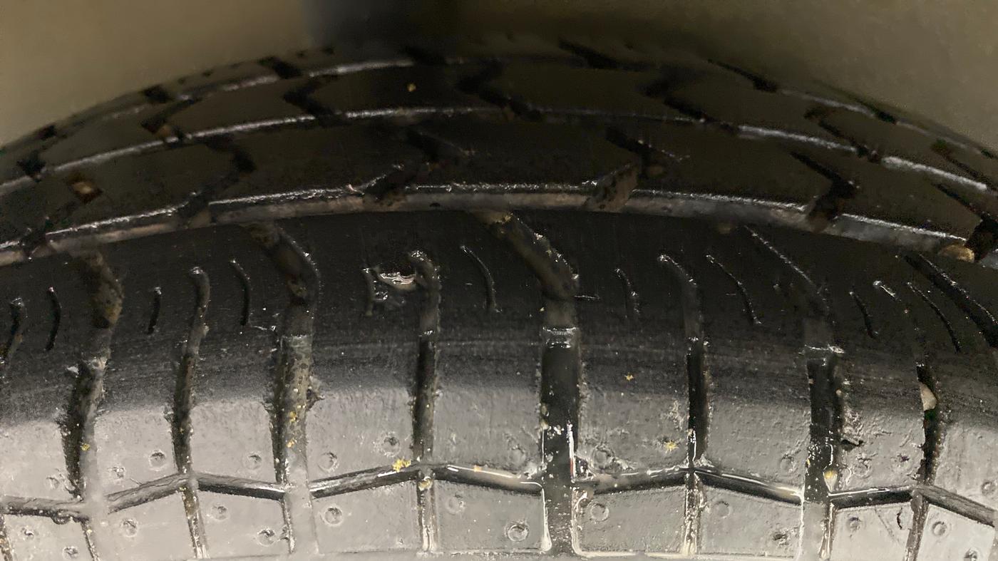 2010 Maruti Ritz VXI, Petrol, Manual, 79,984 km, Right Rear Tyre Tread