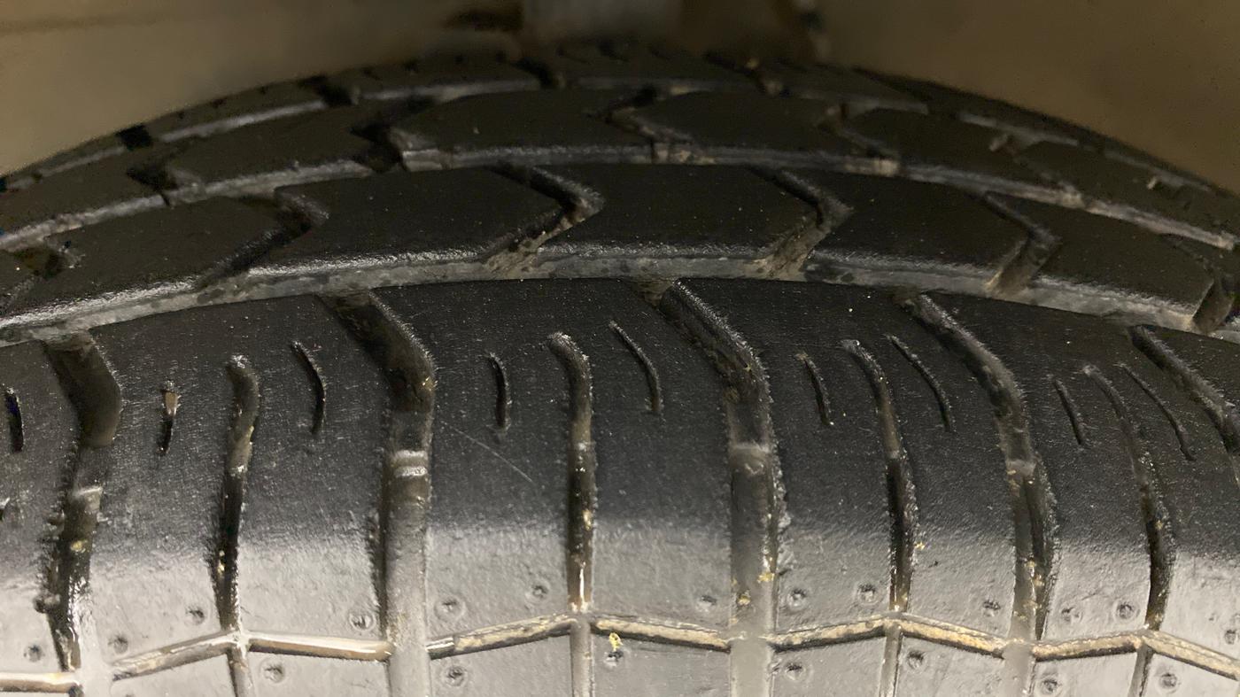 2010 Maruti Ritz VXI, Petrol, Manual, 79,984 km, Left Front Tyre Tread