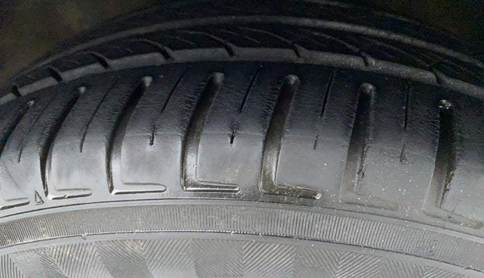 2012 Hyundai i20 SPORTZ 1.4 AT, Petrol, Automatic, 89,968 km, Right Front Tyre Tread