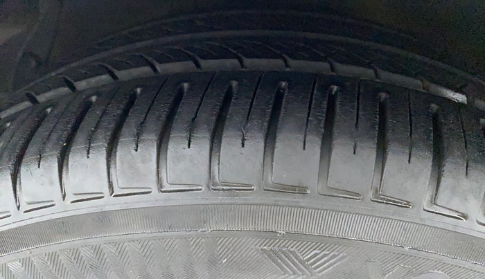 2012 Hyundai i20 SPORTZ 1.4 AT, Petrol, Automatic, 89,968 km, Left Front Tyre Tread