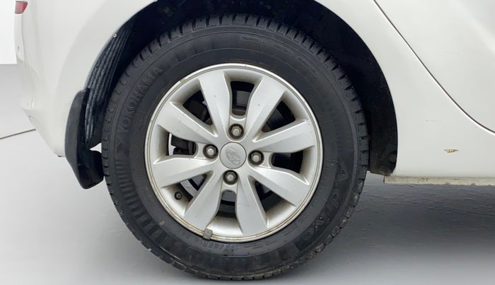 2012 Hyundai i20 SPORTZ 1.4 AT, Petrol, Automatic, 89,968 km, Right Rear Wheel