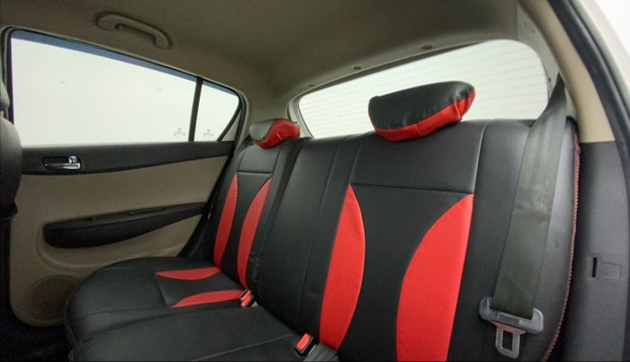 2012 Hyundai i20 SPORTZ 1.4 AT, Petrol, Automatic, 89,968 km, Right Side Rear Door Cabin