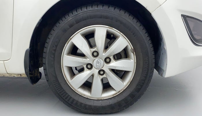 2012 Hyundai i20 SPORTZ 1.4 AT, Petrol, Automatic, 89,968 km, Right Front Wheel