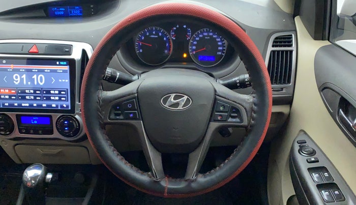 2012 Hyundai i20 SPORTZ 1.4 AT, Petrol, Automatic, 89,968 km, Steering Wheel Close Up