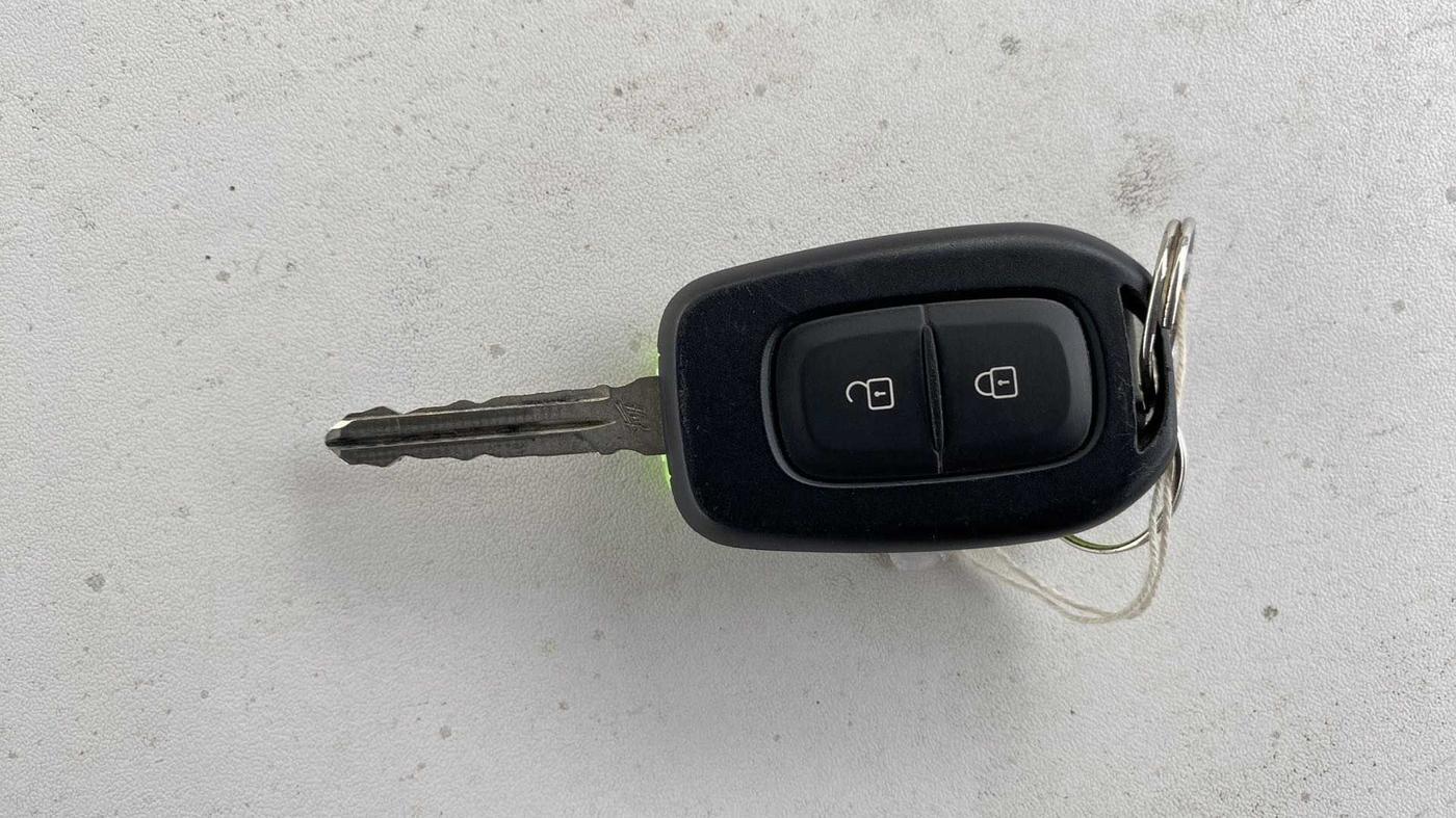 2021 Renault Duster RXS 1.3 TURBO PETROL MT, Petrol, Manual, 14,885 km, Key Close Up
