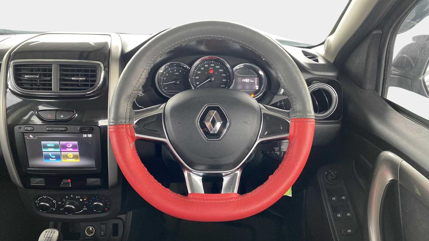 2021 Renault Duster RXS 1.3 TURBO PETROL MT, Petrol, Manual, 14,885 km, Steering Wheel Close Up