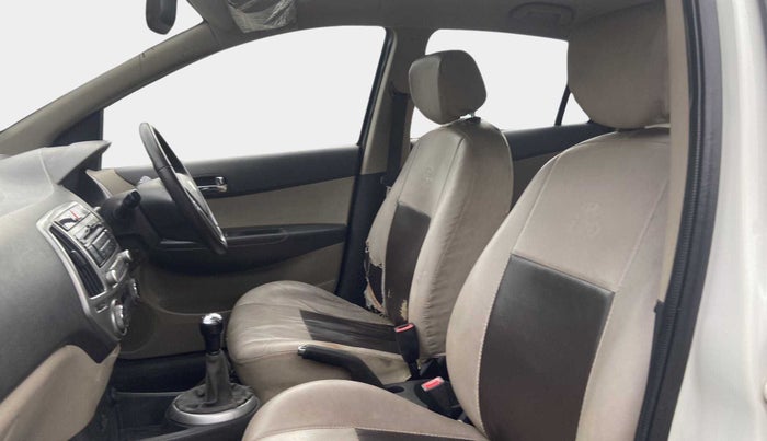 2012 Hyundai i20 SPORTZ 1.2, Petrol, Manual, 38,644 km, Right Side Front Door Cabin