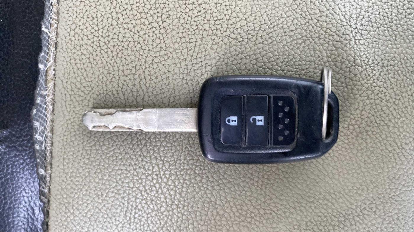 2014 Honda City 1.5L I-DTEC V, Diesel, Manual, 1,09,296 km, Key Close Up