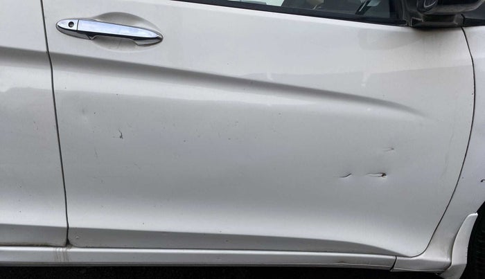 2014 Honda City 1.5L I-DTEC V, Diesel, Manual, 1,09,296 km, Driver-side door - Slightly rusted