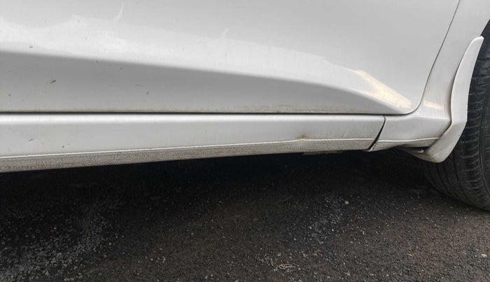 2014 Honda City 1.5L I-DTEC V, Diesel, Manual, 1,09,296 km, Right running board - Slightly dented