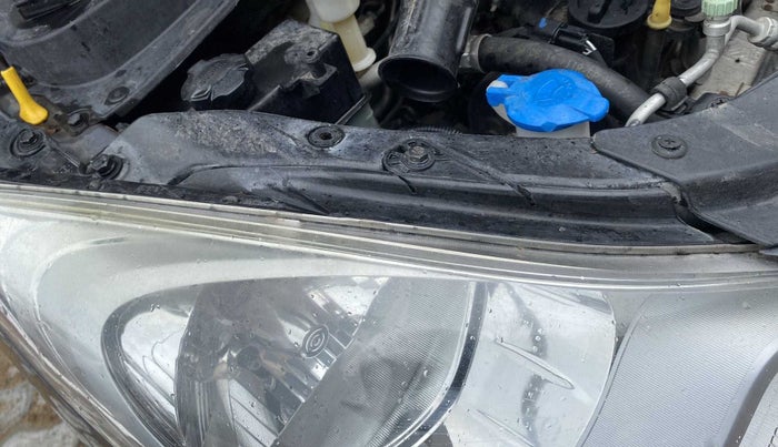 2015 Hyundai i10 SPORTZ 1.1, Petrol, Manual, 21,846 km, Right headlight - Clamp has minor damage