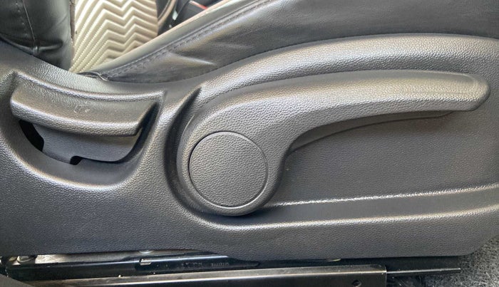 2015 Hyundai Elite i20 ASTA 1.2, Petrol, Manual, 61,064 km, Driver Side Adjustment Panel