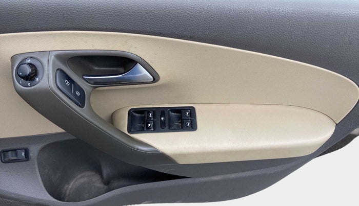 2015 Volkswagen Vento HIGHLINE 1.5 AT, Diesel, Automatic, 76,338 km, Driver Side Door Panels Control