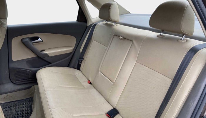 2015 Volkswagen Vento HIGHLINE 1.5 AT, Diesel, Automatic, 76,338 km, Right Side Rear Door Cabin