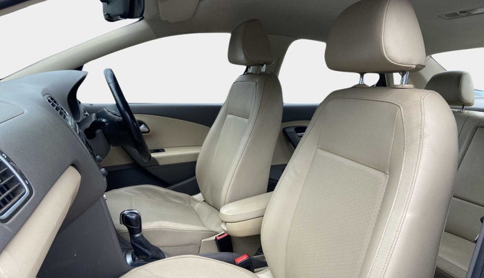 2015 Volkswagen Vento HIGHLINE 1.5 AT, Diesel, Automatic, 76,338 km, Right Side Front Door Cabin