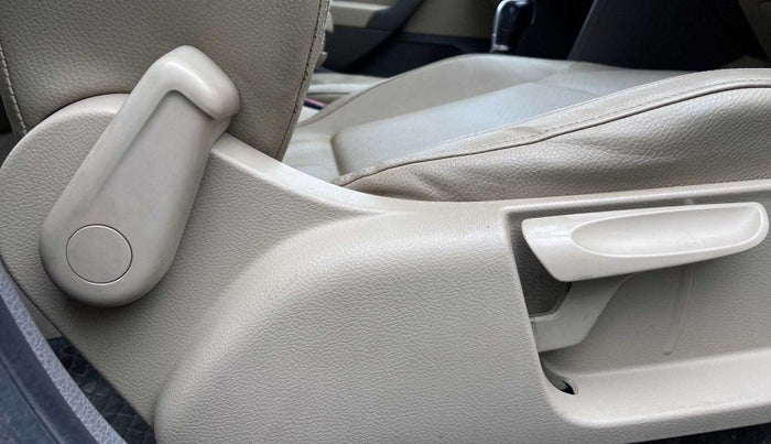 2015 Volkswagen Vento HIGHLINE 1.5 AT, Diesel, Automatic, 76,338 km, Driver Side Adjustment Panel