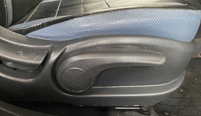 2016 Hyundai Elite i20 ASTA 1.2, Petrol, Manual, 12,000 km, Driver Side Adjustment Panel