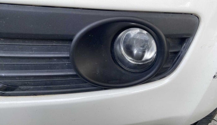 2011 Maruti Ritz LXI, Petrol, Manual, 1,06,880 km, Left fog light - Not working
