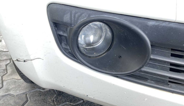 2011 Maruti Ritz LXI, Petrol, Manual, 1,06,880 km, Right fog light - Not working