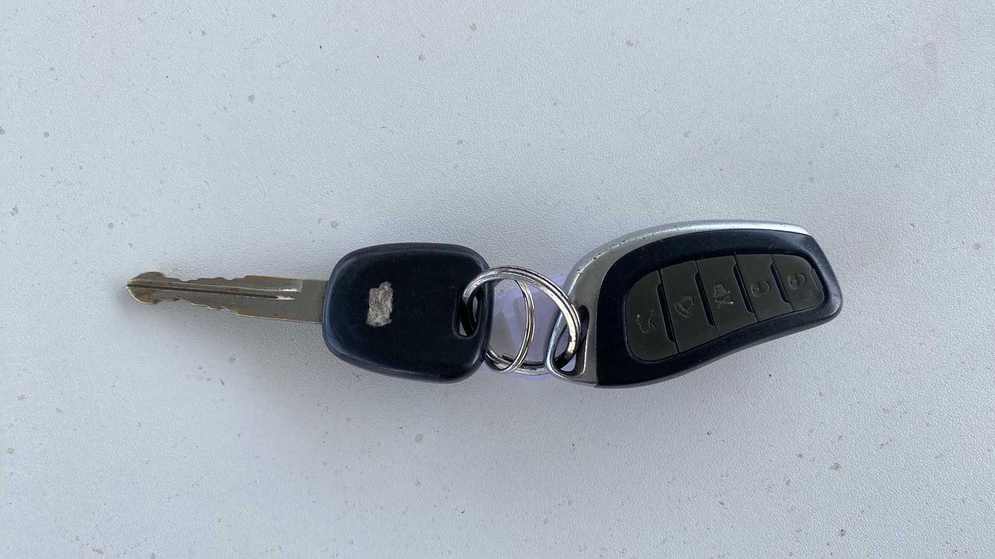 2011 Maruti Ritz LXI, Petrol, Manual, 1,06,880 km, Key Close Up