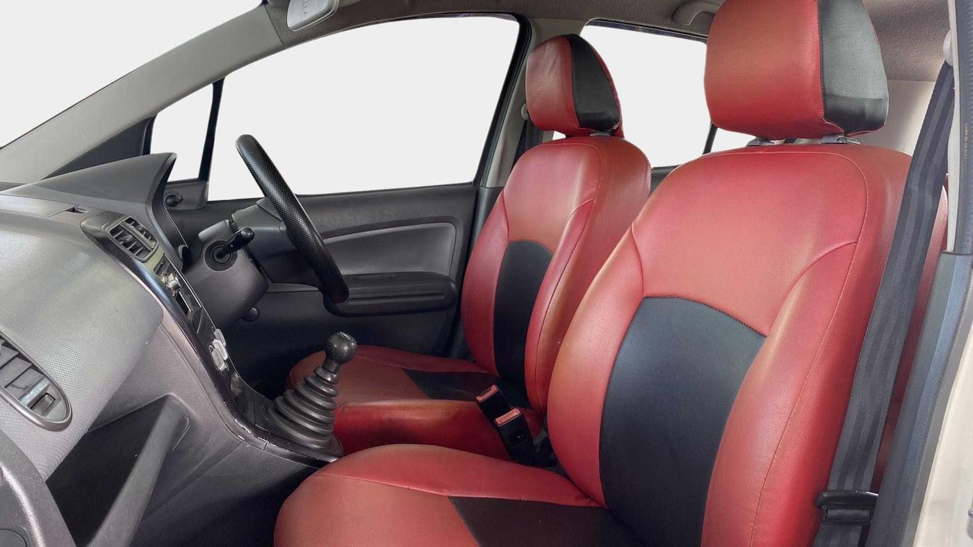 2011 Maruti Ritz LXI, Petrol, Manual, 1,06,880 km, Right Side Front Door Cabin