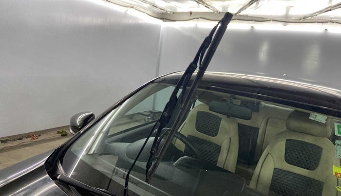2018 Honda Amaze 1.2L I-VTEC S, Petrol, Manual, 29,777 km, Front windshield - Rubber blade broken or missing
