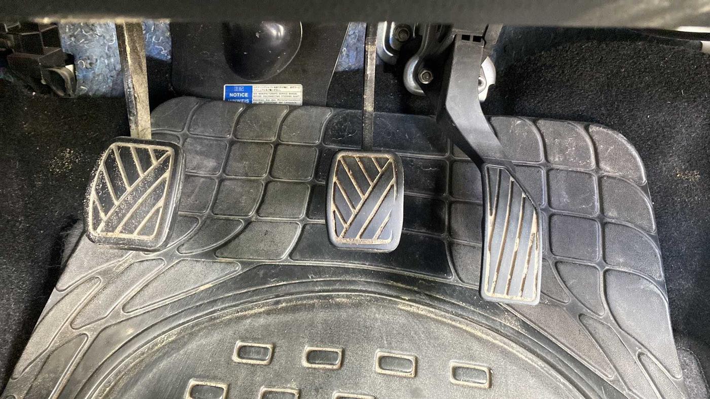 2017 Maruti Swift VXI O, Petrol, Manual, 62,953 km, Pedals