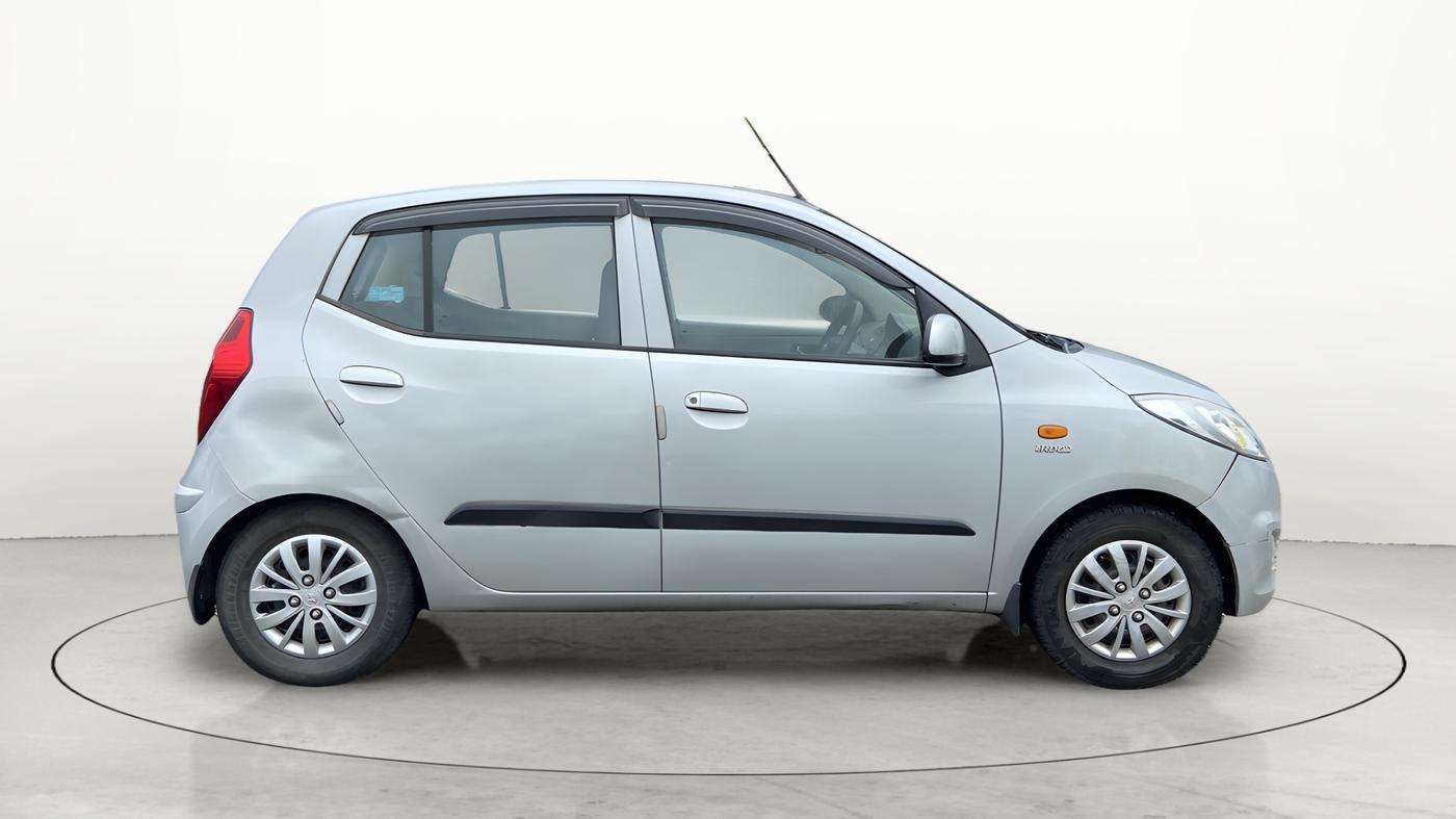 2016 Hyundai i10 SPORTZ 1.1, CNG, Manual, 1,07,049 km, Right Side View