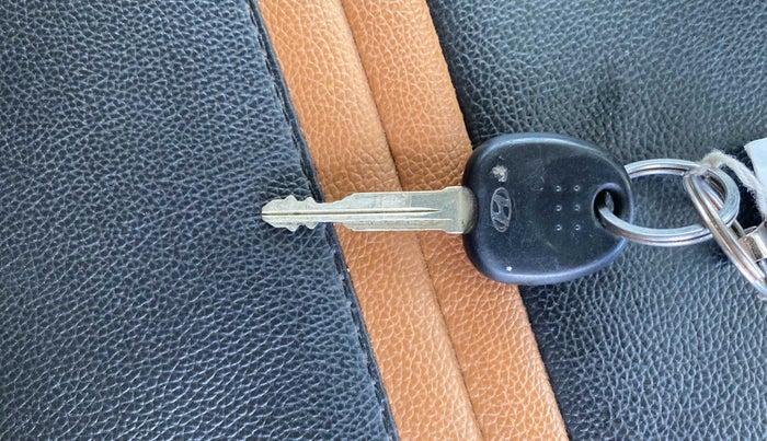 2018 Hyundai Eon ERA +, Petrol, Manual, 14,669 km, Key Close Up