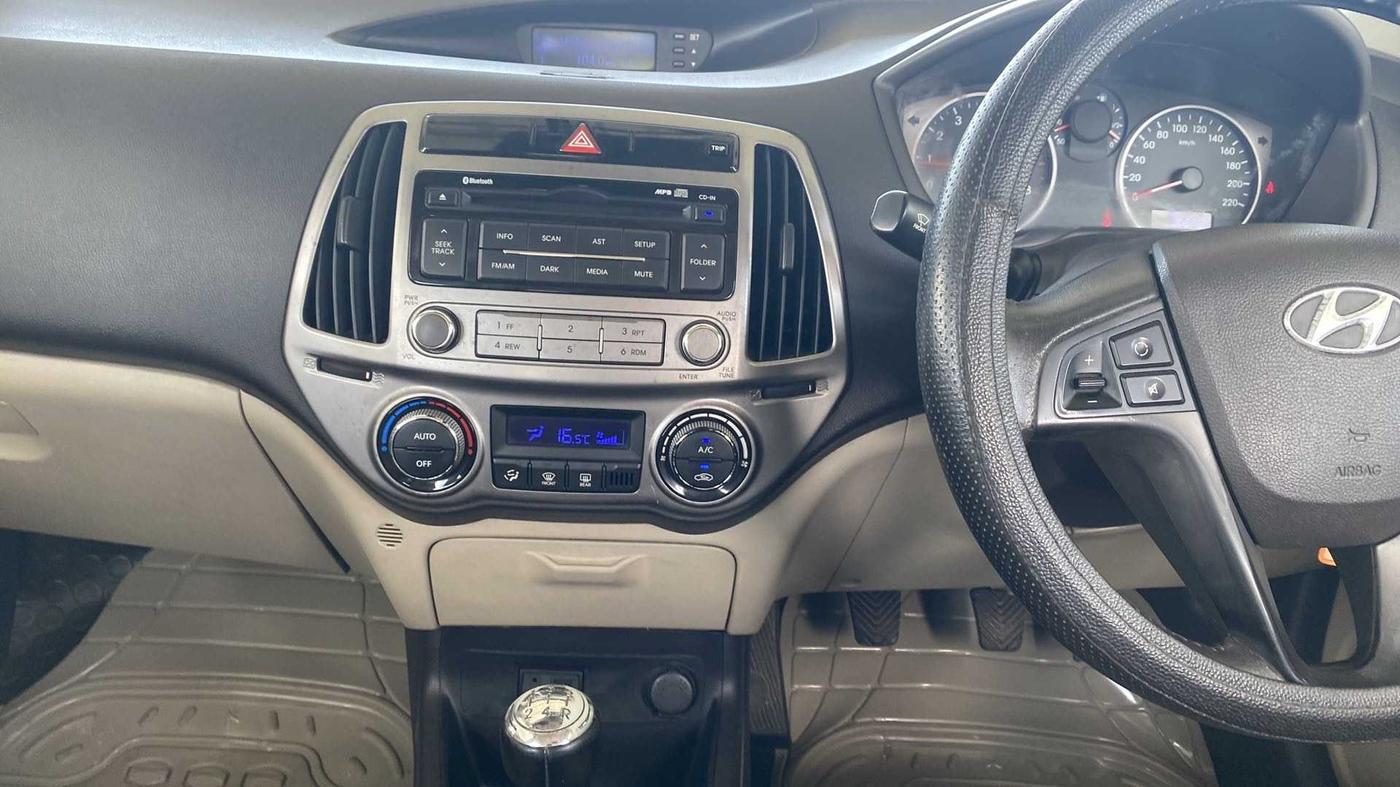 2012 Hyundai i20 SPORTZ 1.2, Petrol, Manual, 1,00,860 km, Air Conditioner